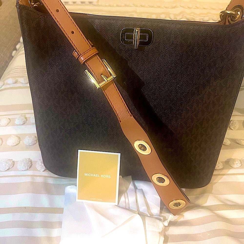 MICHAEL KORS Turn-lock Crossbody Full Inclusion